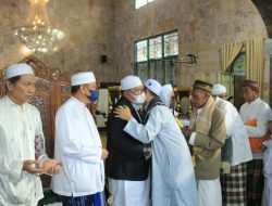 Hulu Sungai Utara Bupati dan Wabup Kabupaten HSU Kompak Salat Idul Adha Bersama Masyarakat di Masjid At-Taqwa Amuntai